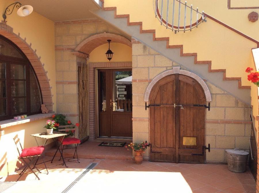 Bed And Breakfast Val Di Lupa คาสเตลลินา มาริตติมา ภายนอก รูปภาพ